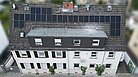 Photovoltaikanlage auf einem Mehrfamilienhausdach in Flörsheim