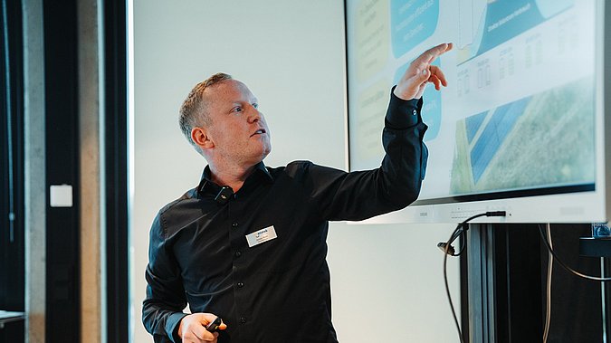 Jonas Horn präsentiert Lastspitzenkappung