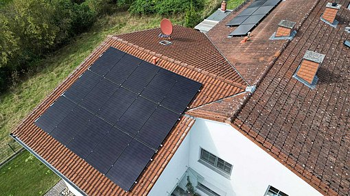 Photovoltaikanlage auf einem Einfamilienhausdach in Dornburg-Dorndorf 