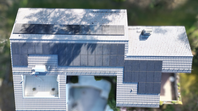 Dach mit Transparenten Modulen 