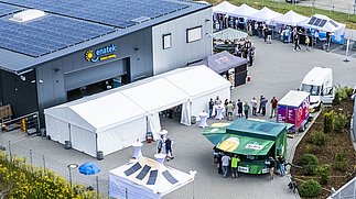 Luftaufnahme der Jubiläumsfeier von enatek in Hadamar