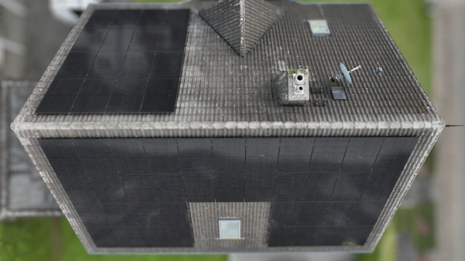 Dach mit Black Modulen