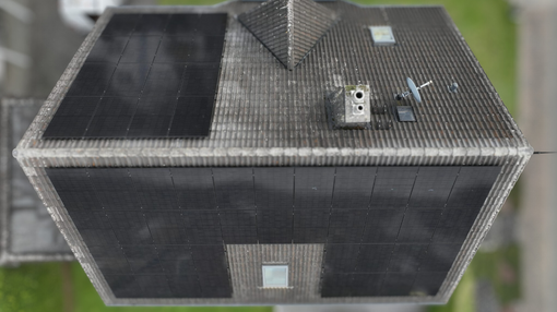 Dach mit Black Modulen 