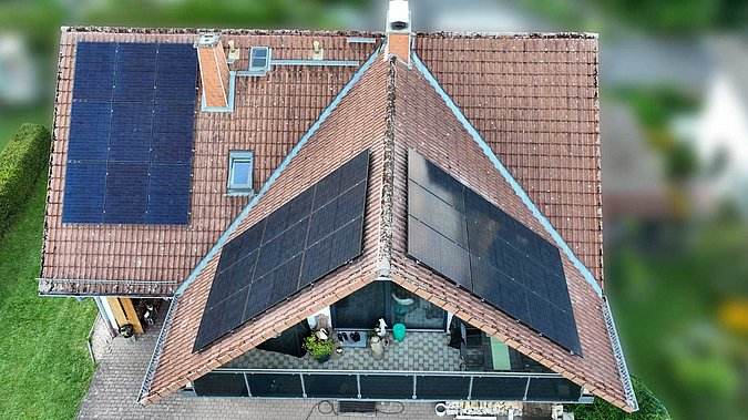 Photovoltaikanlage auf einem Einfamilienhausdach in Taunusstein-Wingsbach