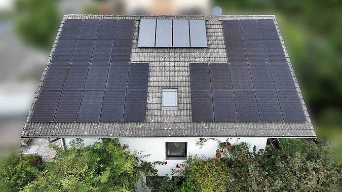 Photovoltaikanlage auf einem Einfamilienhausdach in Bad Camberg-Erbach