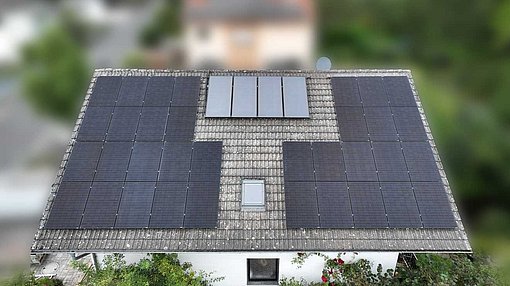 Photovoltaikanlage auf einem Einfamilienhausdach in Bad Camberg-Erbach