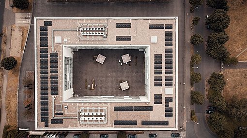 Gewerbeimmobilie in Bonn mit PV-Anlage