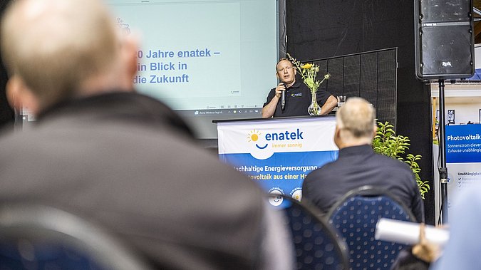 Vortrag von Herrn Horn auf der Jubiläumsfeier von enatek in Hadamar