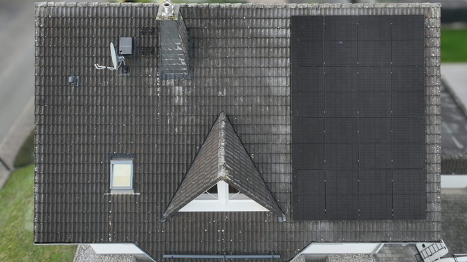 Dach mit Black Modulen 