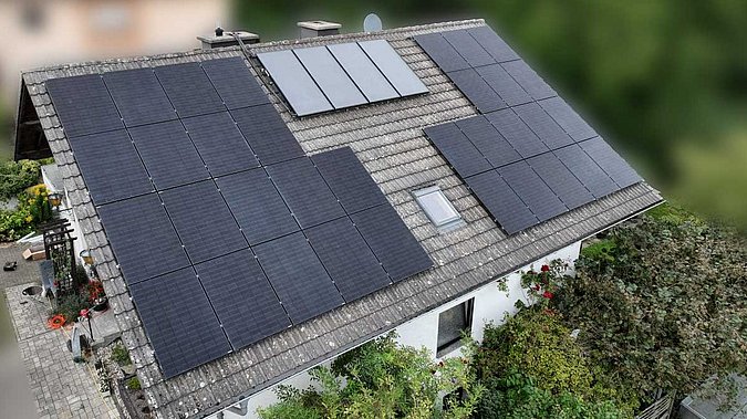 Photovoltaikanlage auf einem Einfamilienhausdach in Bad Camberg-Erbach
