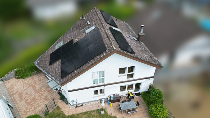 Pfannendach mit Black Modulen 