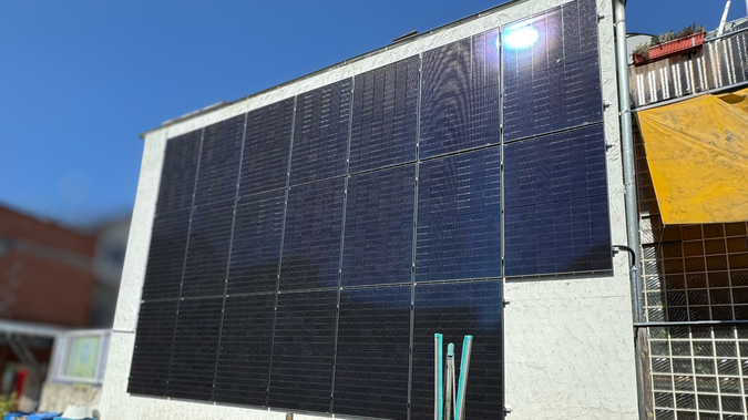 Fassade mit Transparenten Modulen 