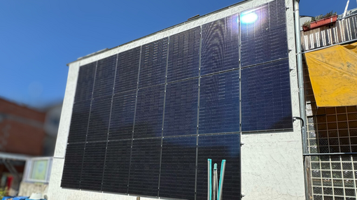 Fassade mit Transparenten Modulen 